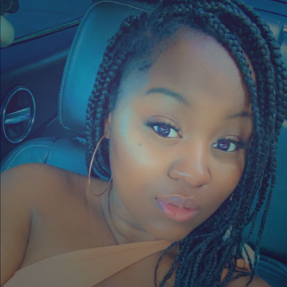 Meet your Posher, Alana